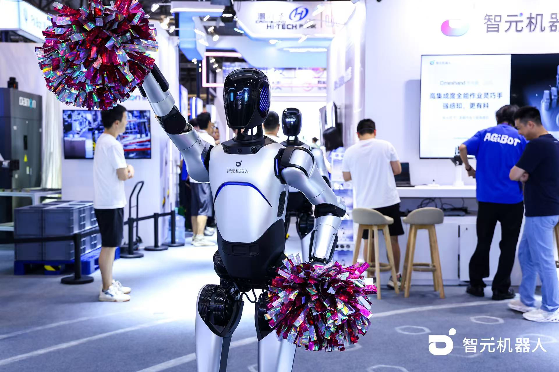 Bb艾弗森(ballbet贝博)机器人 WAIC 首日展台火爆，机器...